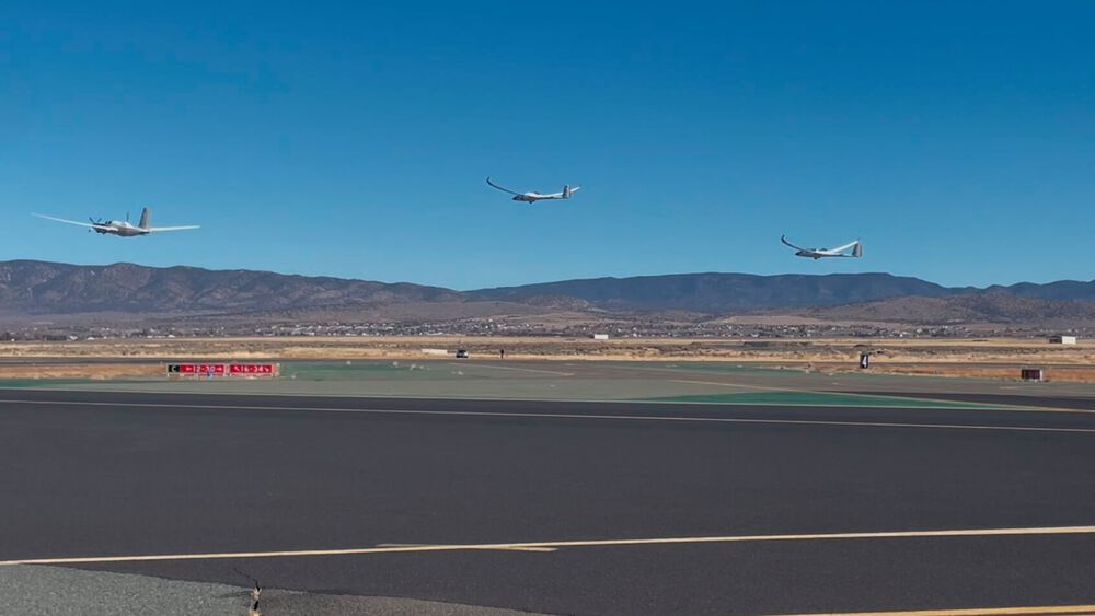 Milestone in Aviation Research: First Flight Measurements of Hydrogen Contrails