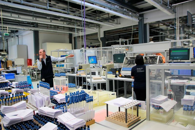 Sensorfertigung bei Endress+Hauser in Waldheim. Geht es nach dem Schweizer Automatisierungsspezialisten, soll der Umsatzanteil (derzeit etwa 20%) der Analayse-Lösungen bei E+H kräftig steigen (PROCESS)