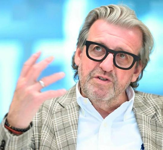 Der Gesamtmetallpräsident Stefan Wolf sprach mit der Funke-Mediengruppe über die Zukunft der Branche. Angesichts der Situation in Deutschland fordert er eine Agenda 2040, um die Lage zu entschärfen. Nicht zuletzt verliere man bald zwischen 250.000 und 300.000 Arbeitsplätze.(Bild:  Funke-Mediengruppe)