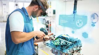 Die BMW Group nutzt Augmented Reality bei den Trainings zur Motorenmontage. Dabei leiten Visualisierungen durch alle Arbeitsschritte und geben gezielte Hinweise. (BMW)