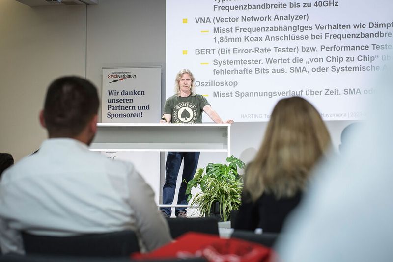 Steckverbinderkongress 2023 Tag 2: Kongress mit Trendthemen von PCF über DC-Steckverbinder, Hybridsteckverbinder, Qualifizierung, Single Pair Ethernet, Hands-on Workshops bis zu 3D-Druck und Konfektionierung. (Bild: Stefan Bausewein)