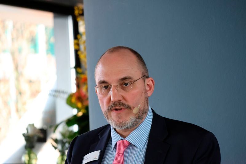 Alfred Graf Zedtwitz, Referent Werkzeug- und Formenbau, Kommunikation, Betriebs- und Volkswirtschaft Präzisionswerkzeuge, führte durchs Programm und referierte über den Bereich Werkzeugbau: 