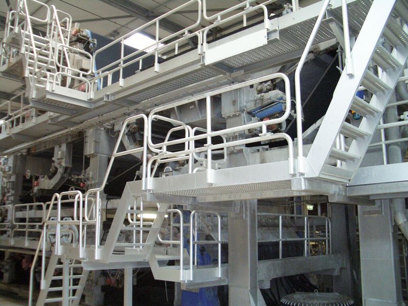 Bild 1: Auch bei Anlagen oder Modernisierungen für die Papier- und Zellstoffindustrie ist eine solide Risiko- oder Gefährdungsbeurteilung grundlegend für die CE-Konformität. (Bild: TÜV Süd Industrie Service)