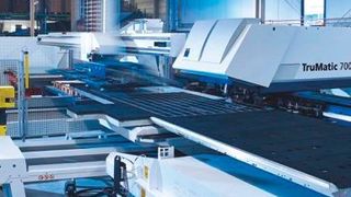 Bei Zako wurde eine High-End-Kombimaschine, eine Tru Matic 7000 von Trumpf, angeschafft. (Bild: Zako)