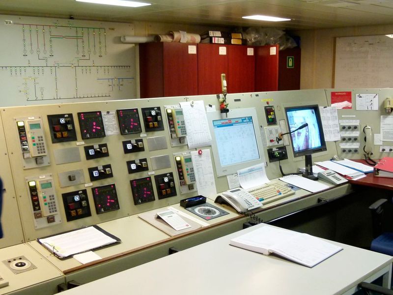 Blick in den Kontrollraum unter Deck. (S. Häuslein/konstruktionspraxis)