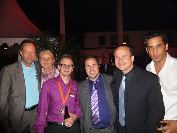 (v.l.) Eine ernestische Truppe: Michael Kühn, Sonja Wilpert, Andreas Botschafter, Thomas Krüger, Ernesto Schmutter, Nima Keyhani, Ingram Micro (Archiv: Vogel Business Media)