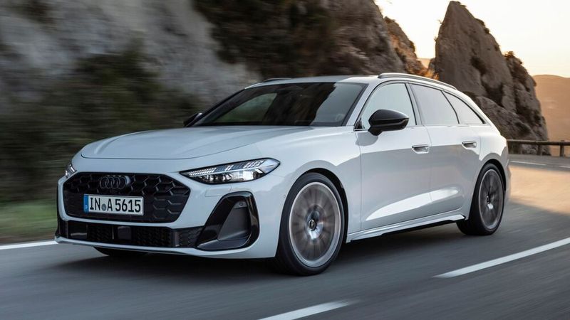 Alternativ zum Avant gibt es den neuen A5 auch als viertürige Limousine. (Bild: Audi)
