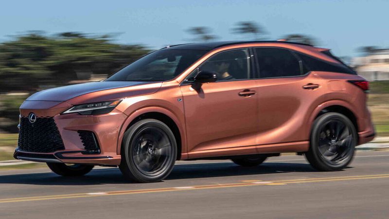 In unter sechs Sekunden schafft der Lexus RX den Sprint aus dem Stand auf 100 km/h.  (Bild: Lexus)
