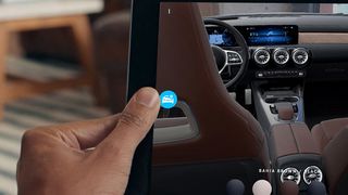 Zwangsläufig informieren sich Auto-Interessenten aktuell stärker online. (Bild: Daimler)