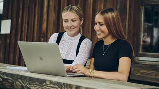 evy-beratungssituation-obs-gastgeber-copyrightobs-1920x1079v1 (Bild: OBS GmbH)