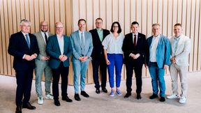 Treffen im Landtag: (v. l.) Winfried Mack (MdL), Carl Christian Hirsch (MdL), Christian Reher, Thomas Dörflinger (MdL), Carsten Beuß, Julia Cabanis, Tobis Vogt (MdL), Reiner Äckerle und Dennis Vogt. (Bild: Hannes Griepentrog)