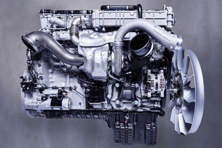 Der überarbeitete Heavy-Duty-Motor OM 471 liefert mehr Drehmoment bei verringertem Verbrauch. (Foto: Daimler)