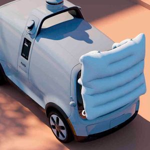 Eine Besonderheit des neuen Nuro ist der externe Frontairbag, der Fußgänger bei einem Crash schützen soll.(Nuro)