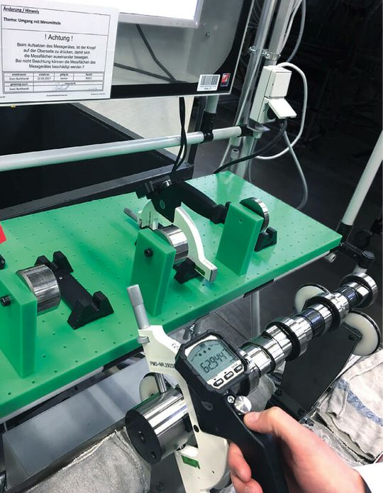 (Die mit dem Digitalpassameter erfassten Daten werden automatisch per Funk zur Weiterverarbeitung an den Computer übertragen. Bild: Feinmess Suhl)