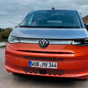 Mitte November kommt der VW T7 auf den Markt.(Bild:  Seyerlein/VCG)