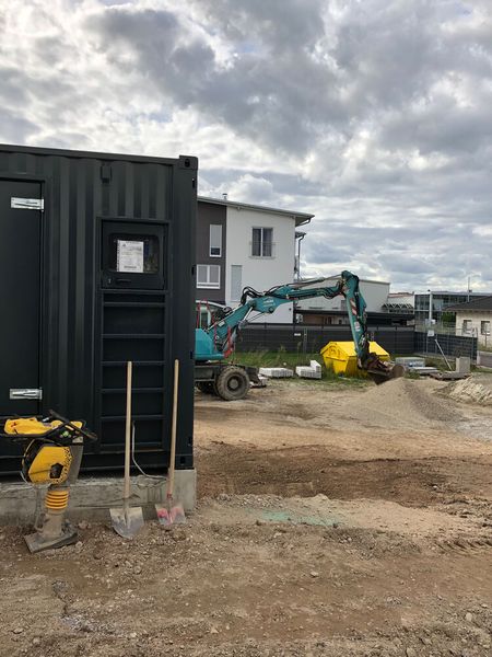 Das Leitwerk-Rechenzentrum grenzt an ein Mischgebiet aus Wohnbebauung, Büros und kleinen Betrieben.  (Bild: Ulrike Ostler/vogel IT-Medien GmbH)