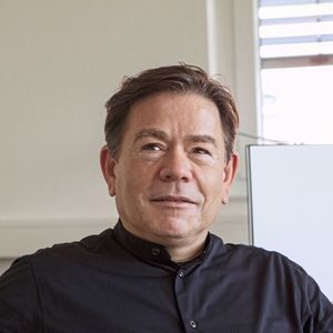 Markus Lämmerhirt, Mitglied der Geschäftsführung bei Pipetronics: „Der Trend geht zu Bus-technologie und bürstenlosem Antrieb. Unsere neueste Technologie arbeitet mit dem CAN-Bus, mit dem man auch bürstenlose Motoren ansteuern kann.“ (Bild:  Pipetronics)