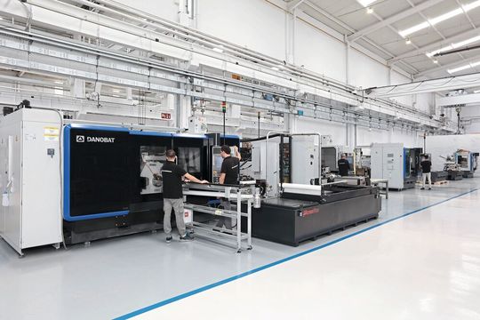 Spitzenloses Schleifen war bisher stark vom Know-how des Bedieners abhängig. Die «Estarta» verändert diesen Ansatz grundlegend und liefert reproduzierbare Ergebnisse auf Expertenniveau bereits ab dem ersten Werkstück.(Bild:  Danobat)