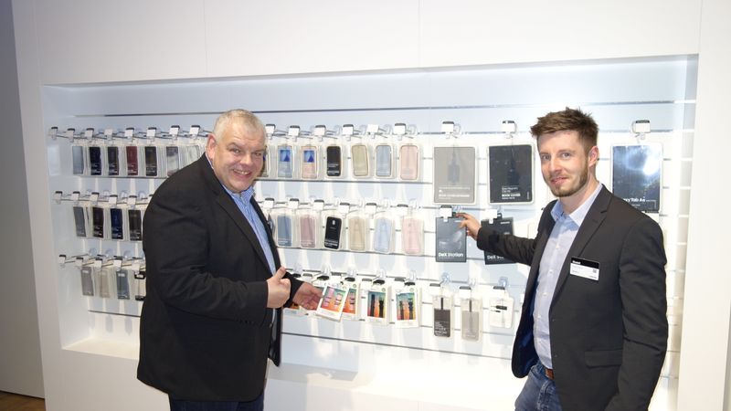 ...oder diverses Zubehör, (l.) Frank J. Wessel und André Schöne, ENO, haben alles.  (Bild: IT-BUSINESS)