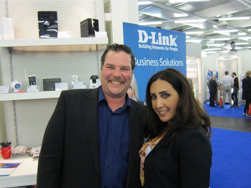 Michael Schmidt, D-Link, und Sanaa Mhamedi, Ingram Micro (Bild: IT-BUSINESS)