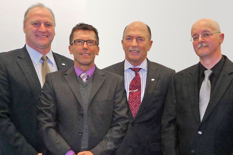 Gemeinsam für eine erfolgreiche Zukunft: Thomas Kehl, Coperion-Geschäftsführer, Bernhard Stern, Pell-Tec-Geschäftsführer, Günter Bachmann, Vorsitzender der Geschäftsführung von Coperion und Michael Schuler, Pell-Tec-Geschäftsführer (v.l.n.r.)  (Bild: Coperion)