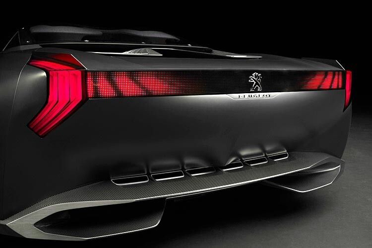 ... beschreibt Peugeot als drei für die Marke charakteristische Krallen. (Peugeot)