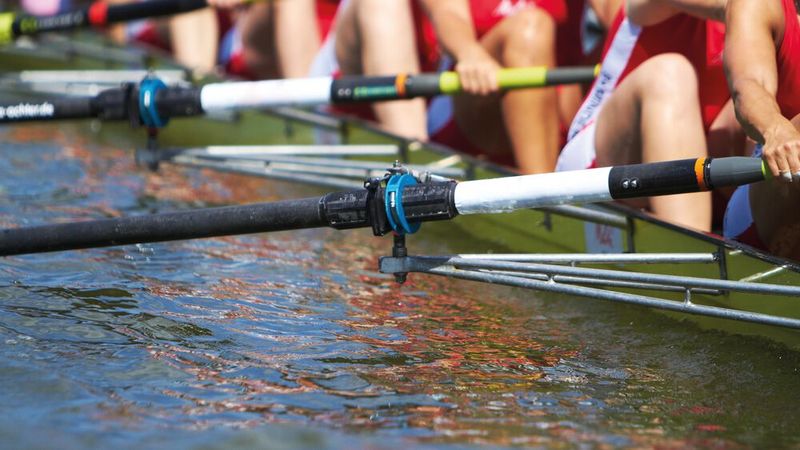 Manch ein Hersteller rudert auf dem Weg zum Agenturziel langsamer, manch einer rudert gar zurück.(Bild:  © Christian Schwier - stock.adobe.com)