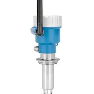 Der Fermentation Monitor QWX43 erfasst Alkoholgehalt, Extrakt, Vergärungsgrad, Fermentationsgeschwindigkeit und Temperatur direkt im Tank.(Bild:  Endress+Hauser)