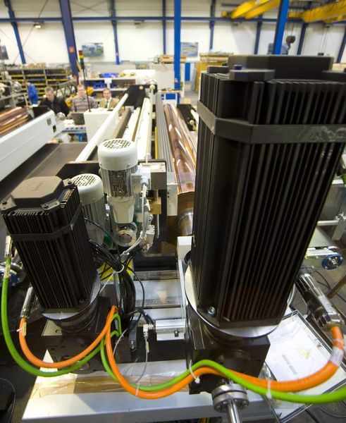 Die Servomotoren liefert Lenze mit besonderen Getrieben als maßgeschneiderte Antriebslösung (Archiv: Vogel Business Media)