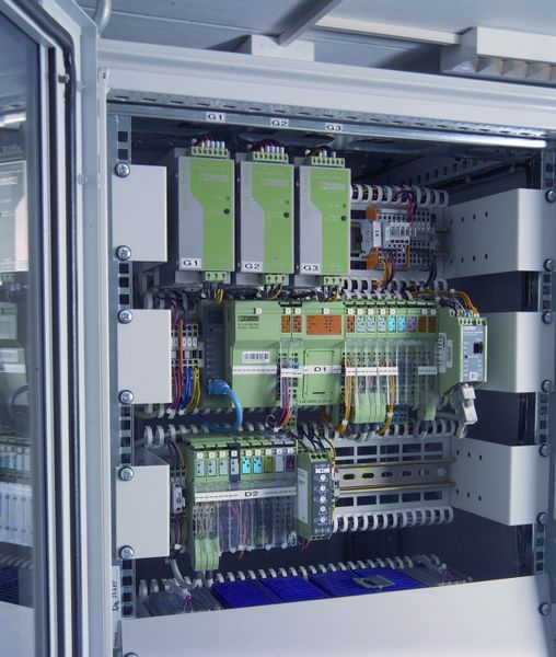 2 Inline-Controller  ... besitzen eine Ethernet-Schnittstelle und eine redundante Spannungsversorgung. (Archiv: Vogel Business Media)