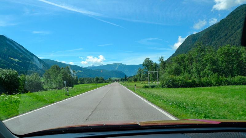 Um Komfort und Handling zu verbessern, überwacht die elektronisch kontrollierte Federung automatisch und kontinuierlich das Fahrwerk. (Bild: Michel/»kfz-betrieb«)