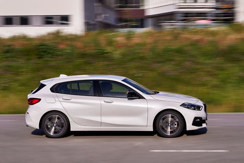 Mit 4,32 Meter ist der neue 1er geringfügig kürzer als der Vorgänger. (BMW)