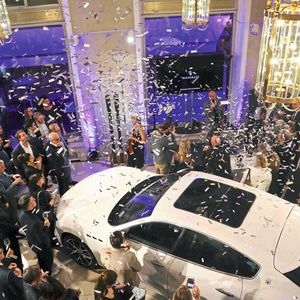 200 geladene Gäste feierten den Fortbestand der Markenpräsenz im Münchner Zentrum.(Bild:  Brauer Photos / V. Simon)