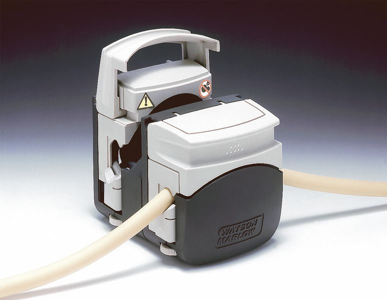 Pumpenköpfe des Modells 314 bieten aufgrund der Flip-Top-Technologie ein System für den schnellen Schlauchwechsel mit nach oben klappbarem Deckel. (Bild: Watson-Marlow)