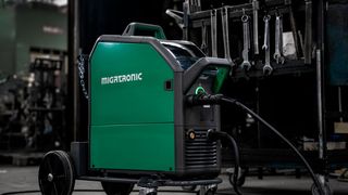 Für professionelle Fertigungsunternehmen und Metallbauer bietet das neue Migatronic-Schweißsystem Sigma One 230/270 viel Leistung, die dem Bedarf an Reparatur, Wartung schnell zu erledigenden Schweißjobs genügt, wie es heißt. (Bild: Migatronic)