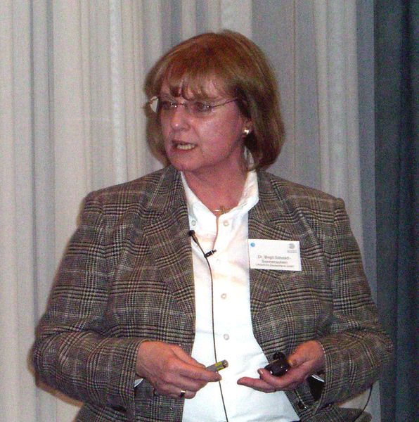 Dr. Birgit Schmidt-Sonnenschein, Lanxess: „Die Unternehmen müssen mehr als 27 unterschiedliche nationale Regelungen in mehr als 20 Sprachen berücksichtigen.“  (Bild: Fresenius Akademie)