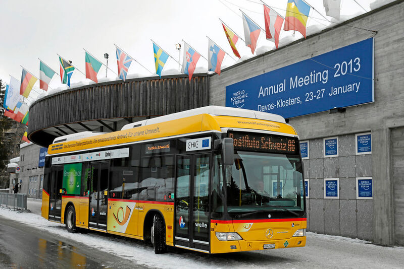 Busse mit Wasserstoffantrieb sind bereits seit einigen Jahren im Liniendienst im Einsatz. Mercedes hat zum Beispiel einige Citaro-Busse mit dieser Technik ausgestattet. (Daimler AG)
