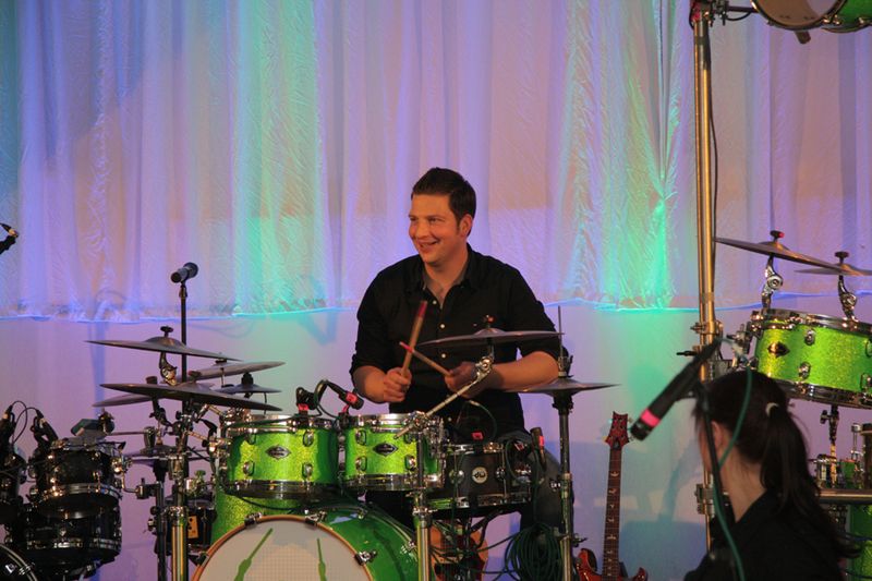 Die GreenBeats heizten den Besuchern... (Bild: Michael Telecom)