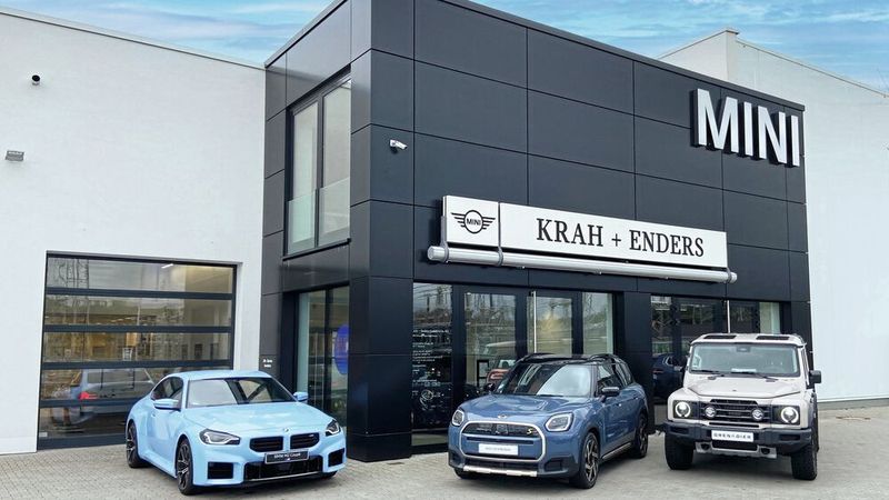 Die Enders-Gruppe ist mit 14 Marken breit aufgestellt. So profitiert die Autohausgruppe von anhaltend stabilen Verkaufserfolgen und intensiven Kundenbeziehungen, die den 990 Mitarbeitern ein Gefühl von Sicherheit und Beständigkeit vermitteln. (Bild: Enders Gruppe)