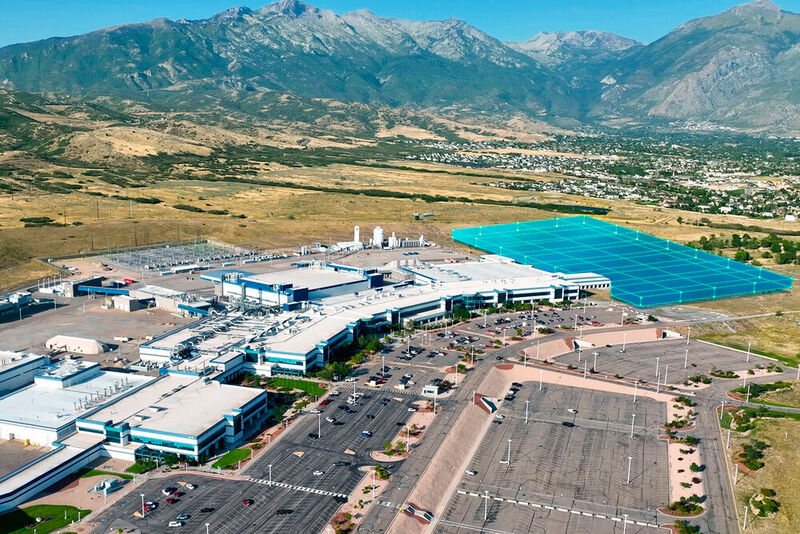 Texas Instruments erweitert seinen Standort Lehi in den USA. Dort soll eine weitere Fabrik (blau) für 300-mm-Wafer entstehen.
