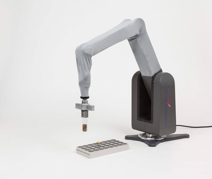 Der Roboter Biorob des Startup-Unternehmens Bionic-Robotics aus Darmstadt soll die Leichtbauroboterwelt durcheinanderbringen. (Bild: Bionics)