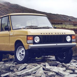 Das erste von zehn Fahrzeugen aus der ersten Range-Rover-Generation wurde jetzt im Rahmen des Reborn-Programms rundum erneuert.