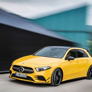 Mercedes-AMG erweitert mit dem A 35 4-Matic sein Angebot um einen weitere Sportversion der A-Klasse.(Bild:  Mercedes-Benz)
