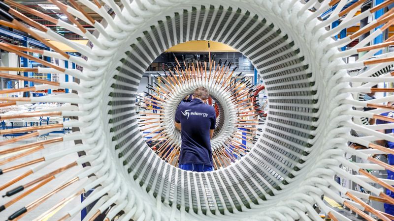 Einblick in die Generatorfertigung von Winergy. „Genera reduziert den Materialeinsatz und verbessert die Wirtschaftlichkeit von Windprojekten“, sagt Winergy-President Tommy Rahbek Nielsen.   (Bild:  Flender)