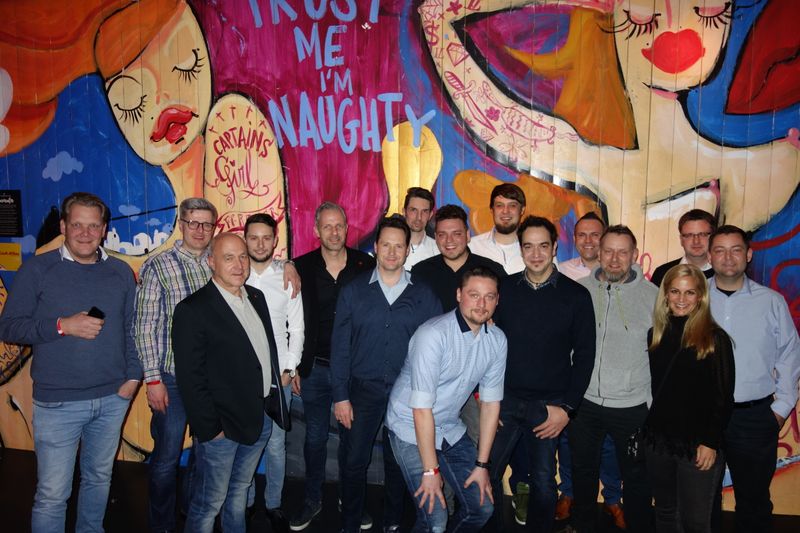 ...oder nur das Digital Signage S&K Team! (Bild: IT-BUSINESS)