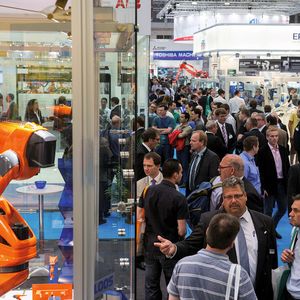 Die Aussteller präsentieren auf über 55 000 Quadratmetern ihre Neuheiten.