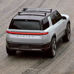 Bei rund 45.000 Euro könnte der für 2026 angekündigte R2 preislich starten.(Bild:  Rivian)