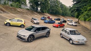 Eine kleine Auswahl an Kia-Modellen der vergangenen 30 Jahre. (Bild: Kia UK)