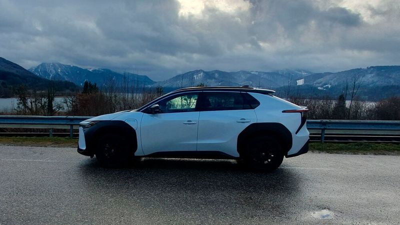 Der Stromer ist knapp 4,7 Meter lang. (Bild: Mauritz – »kfz-betrieb«)