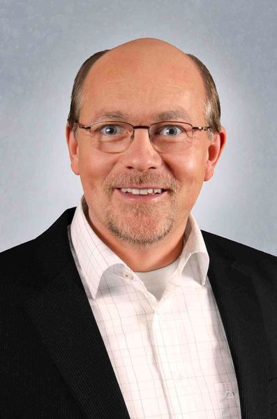 Michael Volz, Geschäftsführer bei HMS Industrial Networks: „Lachender Dritter ist der Anwender, er kann ganz nach Bedarf wählen.“ (Bild: HMS)